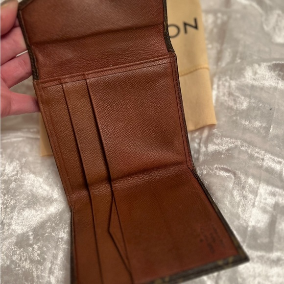 Louis Vuitton Wallet - Picture 6 of 9